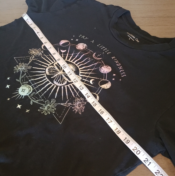 Black ⚫ Moon Stars Crop Top - Picture 13 of 14